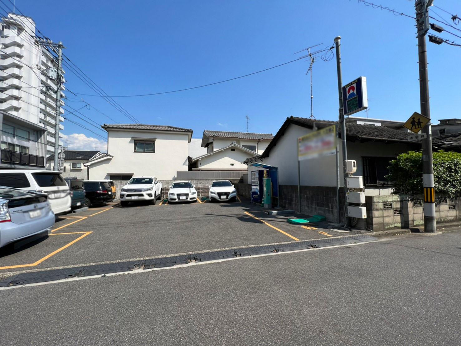 林 大芝ガレージの外観・駐車場イメージ1枚目