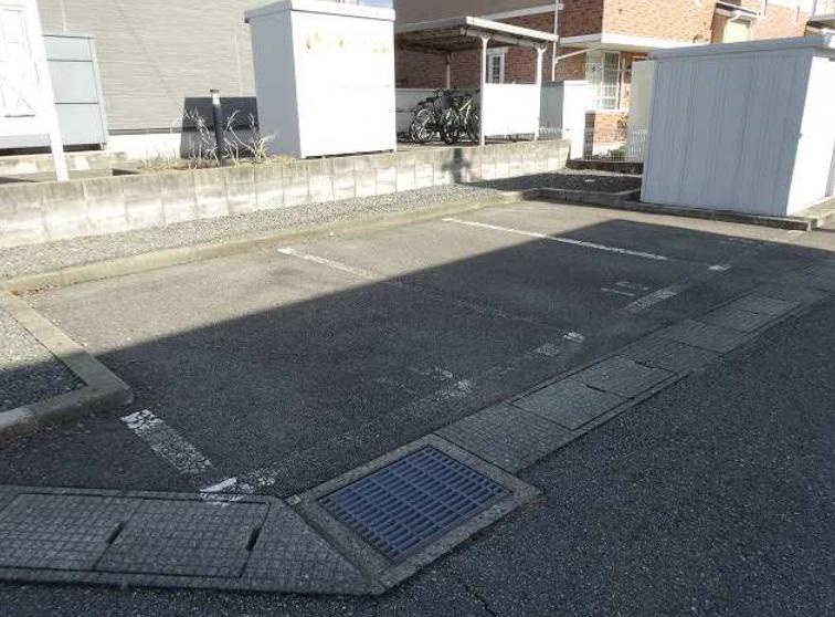 春(31372)の外観・駐車場イメージ1枚目