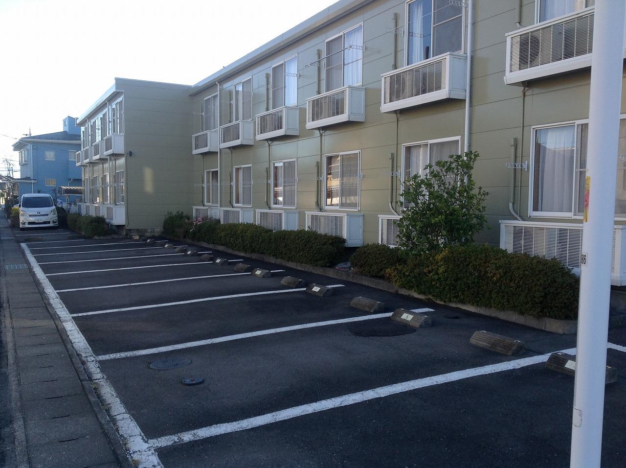 イーグル(21102)の外観・駐車場イメージ1枚目