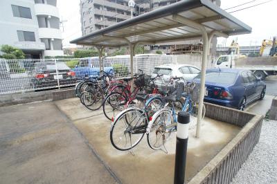 リブリ・モンテーニュ駐車場の外観・駐車場イメージ1枚目