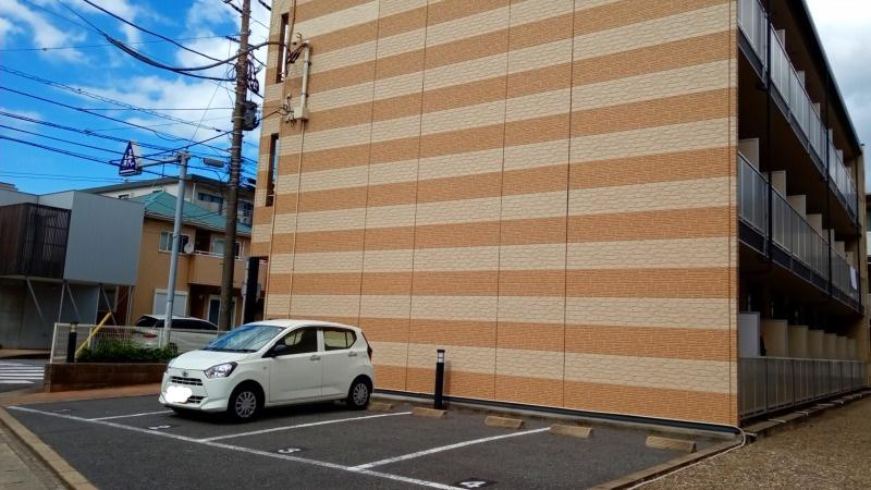 ニュー千葉ハイツ B(28164)の外観・駐車場イメージ1枚目