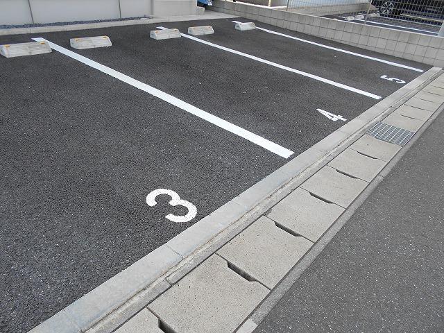 ミランダフェリス(56352)の外観・駐車場イメージ2枚目