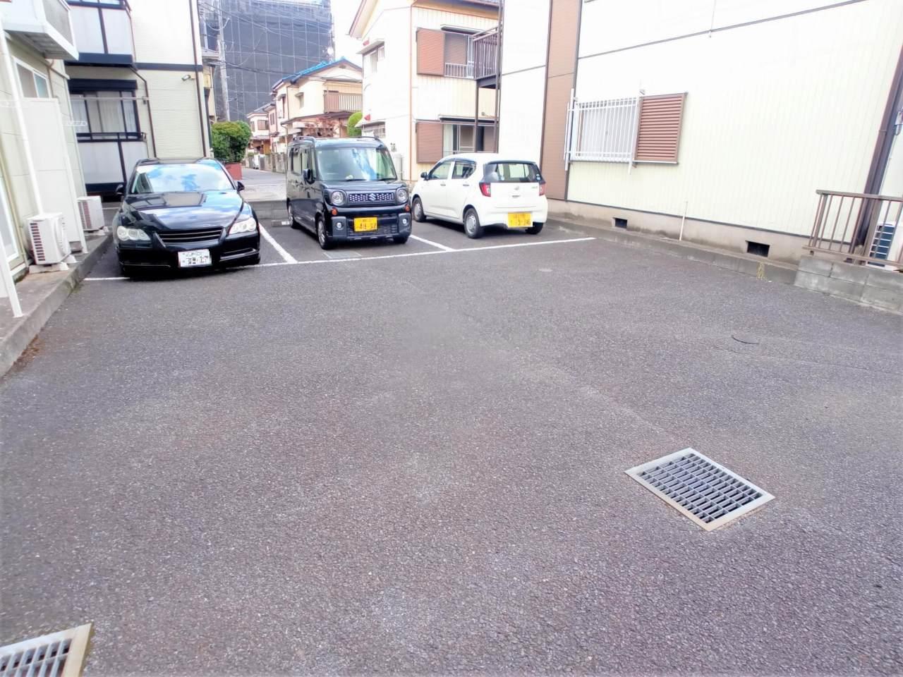 ヴィラ(16029)の外観・駐車場イメージ1枚目