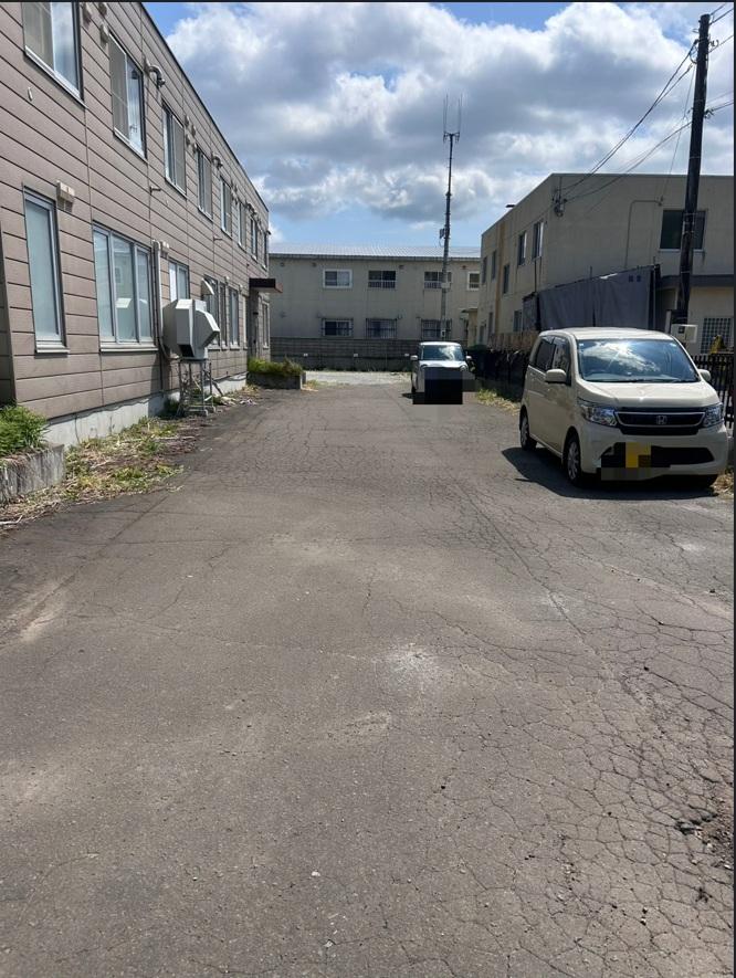 セントレジス 駐車場の外観・駐車場イメージ1枚目