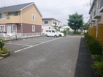 サバービアンホーム(17916)の外観・駐車場イメージ1枚目