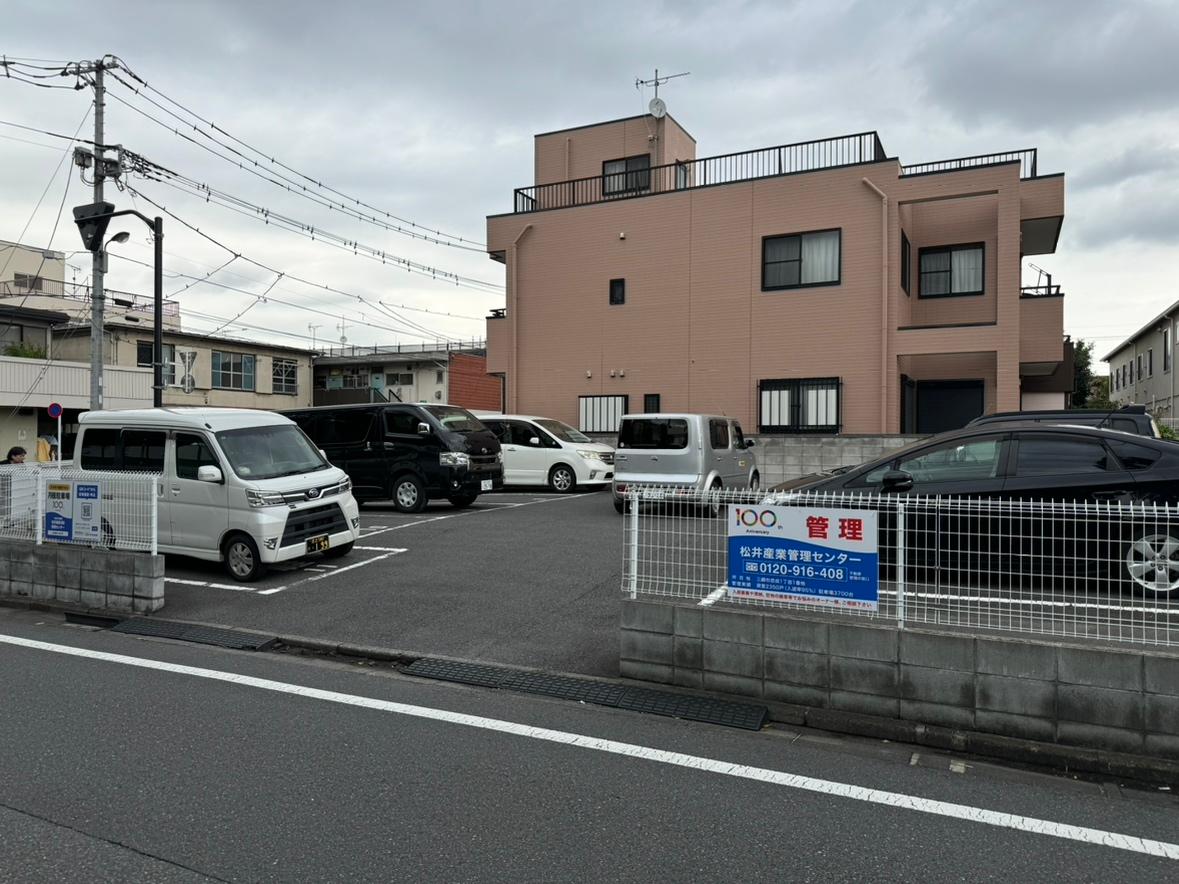 さつきパーキングの外観・駐車場イメージ2枚目