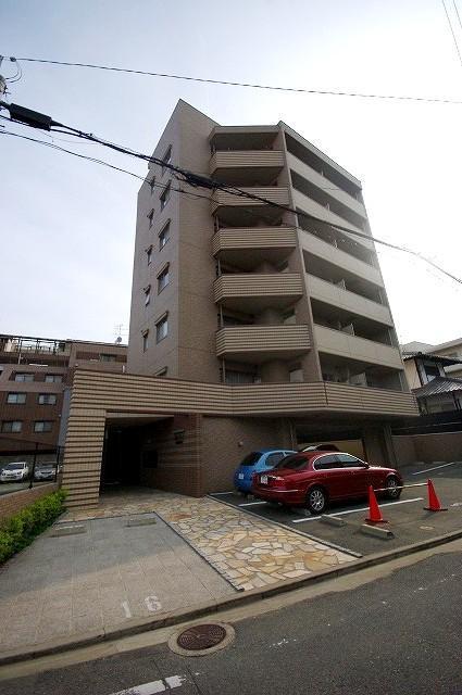 ルミナス桜坂の外観・駐車場イメージ1枚目