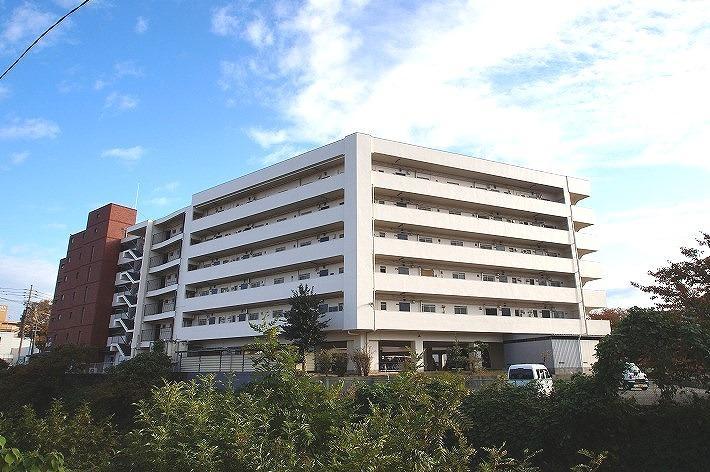 第3長尾団地の外観・駐車場イメージ1枚目