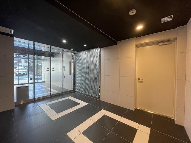 ジェノヴィア阪東橋スカイガーデンの外観・駐車場イメージ2枚目