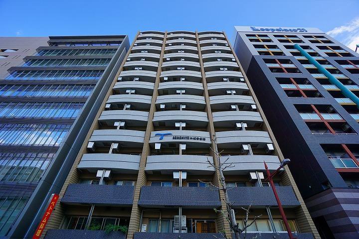 La Douceur江坂の外観・駐車場イメージ1枚目