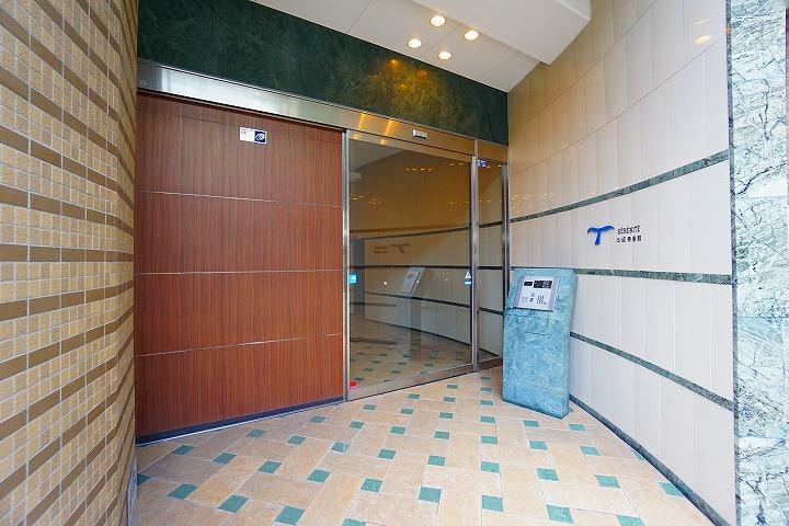 La Douceur江坂の外観・駐車場イメージ2枚目