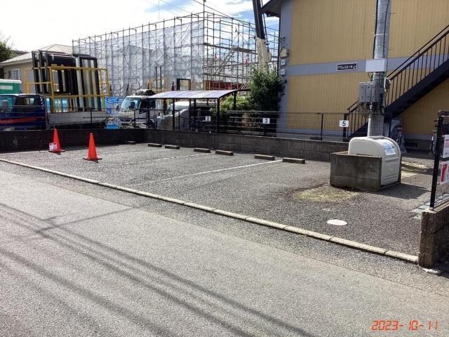 アリュミエールC棟駐車場の外観・駐車場イメージ2枚目