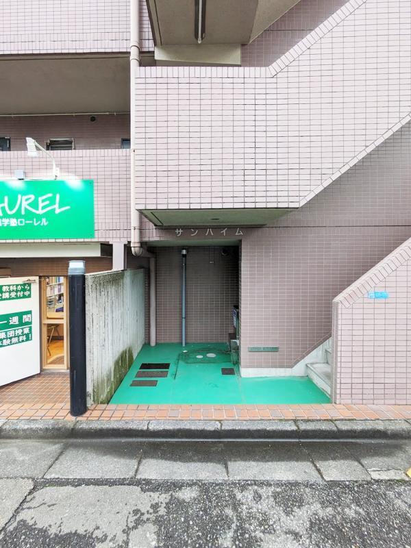 サンハイムの外観・駐車場イメージ2枚目